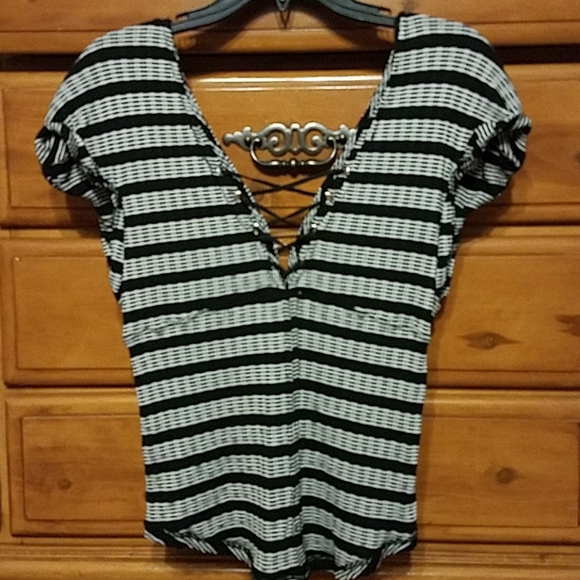 We The Free Top🔥 - Picture 2 of 8